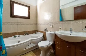 Villa Tsikkos Tria: localização premium à beira-mar, piscina privativa, A / C - Image 5