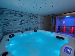 Gîte Ange ou Démon, jacuzzi, sauna, love room, location à la journée - Image 3