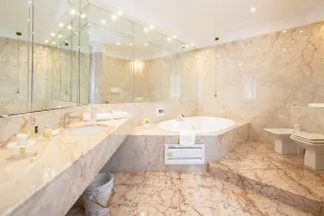 Exklusive Villa in den Marken: Pool, Tennis & Garten-Idylle | Hunde erlaubt - Image 4