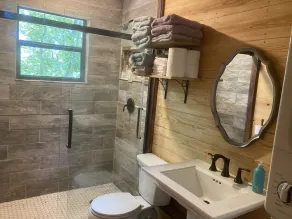 Custom craftsman cabin overlooking the Kings river. - Image 2