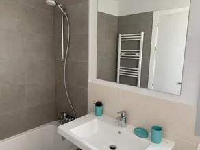 Appartement de jardin dans un complexe fermé avec piscine. Idéal pour les familles - Image 5