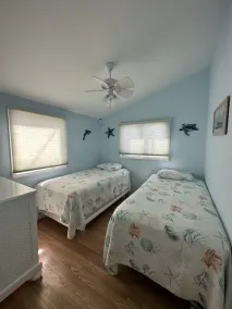 Beautiful Cozy Beach Cottage in Ocean Beach III - 8 houses from the beach! - Image 5