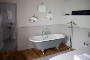 Book Club | Luxury self-catering in the heart of Bridport, Dorset - Image 3