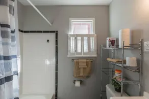 Enchanting historic townhouse by CozySuites - Image 3
