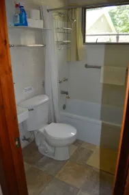 ** VÅRKORT!** (Se beskrivning) Ett sovrum stuga med privat strand! - Image 3