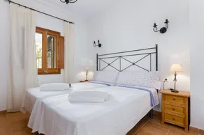 Familienfreundliches Landhaus mit Terrasse, Grill und privatem Pool - Image 5