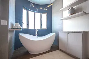 Villa ultra exclusive en bord de mer avec piscine à débordement et bain à remous. À quelques pas du sable - Image 4
