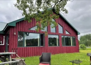 Tranquil Riverside Lodge - Image 4