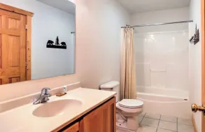 Starved Rock’s Luxury Cabin - Image 3