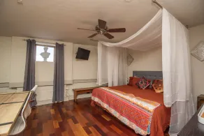 Downtown Old City Stylish & Centrally located Historic loft - Image 5