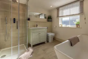 Stunning courtyard cottage set back from the River Coquet. With castle views. - Image 3