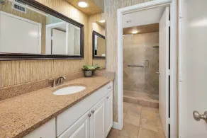 Oceanfront Condo with Swimming Pool. Ocean View - Image 3
