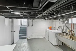 Centrally Located near downtown Libertyville - Image 2