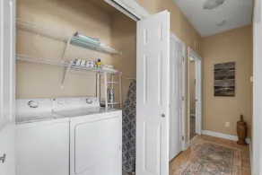Spacious & Convenient Family Friendly 2.5 Bath Ground Floor Easy Access Kid Park - Image 2