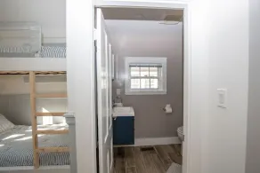 Prime location in town w parking! Walk to beach, shops & harbor-Sleeps 9 - Image 3