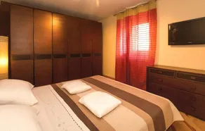 Beautiful Home In Sinj - Image 5