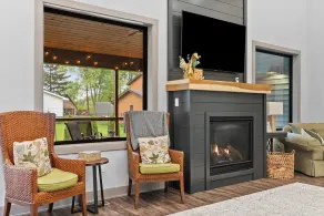 4Bed 3.5Ba Cozy New Construction! Close to Lake Geneva and Lake Elizabeth! - Image 2