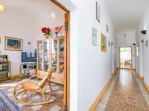 Beautiful private villa for 11 guests with WIFI, TV, balcony and pets allowed - Image 2