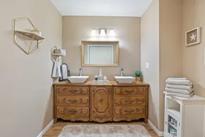 Huge Lakefront Yard, Private Dock - Amazing Views! - Image 2