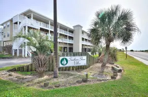 The Sea Pearl - Ocean Front Condo on Oak Island - Sleeps 9 - 3bed/2bath - Image 3