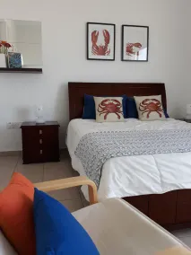 Ideal townhouse with private roof terrace & pool, near the sea - Image 3