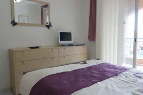 Luxury Aptmt, Seaview Sunset, Large Pool, free Wi-Fi, UK-TV - Image 5