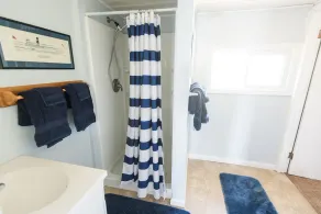 Cozy Lakefront Cottage - Gorgeous Views of Lake Huron! - Image 3