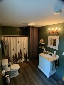 Easton Lake Retreat – Cozy Cottage & Hot Tub - Image 3