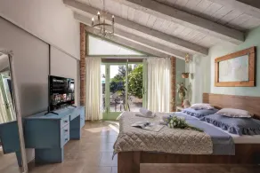 Romantic Tiny House with Private Pool & Fenced garden - Pet friendly - Image 4