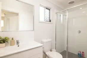 Smart Suites Self Check-in Apartments - Freney Park - Image 5