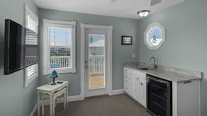 2 Minutes to Beach & Next to Pool - Free Beach Setup, Sleeps 12 - Image 3