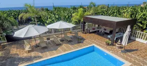 507 -Impressive villa, Quiet area, 3min walk to taverns, Near Coral bay Free A/c - Image 3