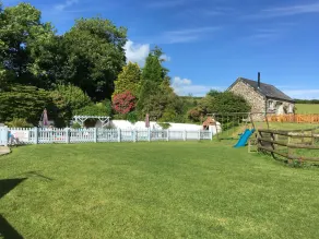 Self Catering Rural Farm Cottage + Heated Pool Cornwall - Image 2