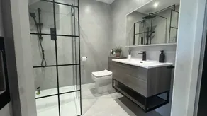Rochester Retreat, Spacious 5 Bedroom House - Image 5