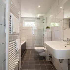 Charming bungalow for 6 people in a beautiful location, surrounded by the forests of Drenthe. - Image 5