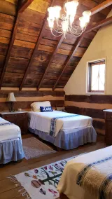 Notre 3ème Grande Année / Unique historique cabane en rondins avec plage privée, 300 pieds avant - Image 5