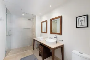 Stunning beachfront condo with AMAZING views!! 2 Bedroom+den, 3 Bathrooms - Image 2