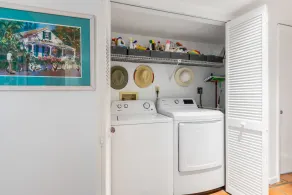 \"I GODE SPIRITS\" ~ Waterfront Condo w / Wrap-Around balkong & Community Pool! - Image 2