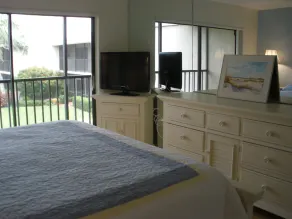 Longboat Key Beachfront - Beautifully Updated with Prime Location - Image 5