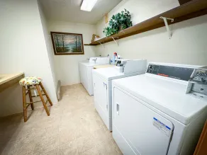 Family-Friendly Ski Condo • King Bed • Fireplace • Pool & Hot Tub • Garage +more - Image 4