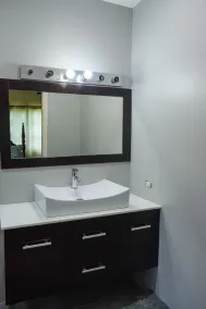 PERFECT FOR LARGE GROUPS-EXCELLENT LOCATION, MINUTES FROM EVERYTHING. - Image 5
