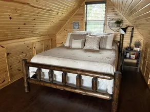Treehouse/cabin with an amazing view of Mount Magazine - Image 5