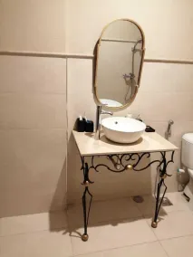 Captivating 1-Bed Apartment  fully furnished - Image 3