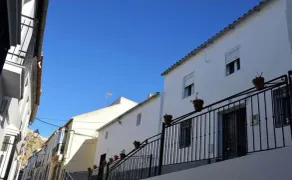 Casa en el centro histórico de Olvera, piscina privada y vistas impresionantes. - Image 4