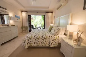 Stunning West Coast Villa minutes from Mullins Beach - Image 4