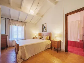 Villa / Independent home in Vicopisano mit 4 Schlafzimmern 8 Schlafplätzen - Image 2