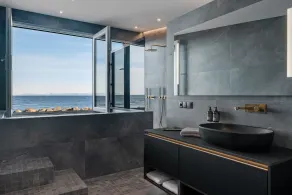 Bay View Apartments - Image 5