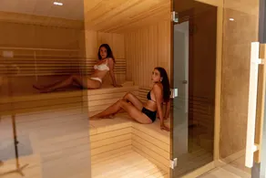 Mirror Hotel - Image 3