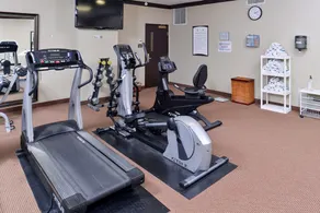 Great for Business Travelers! Pool + Gym - Image 2