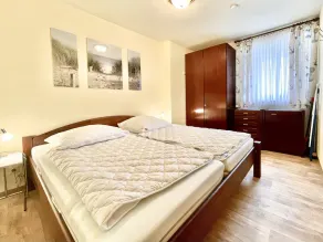 2-room apartment in the NAUTILUS building, with a direct view of the lake - Image 3